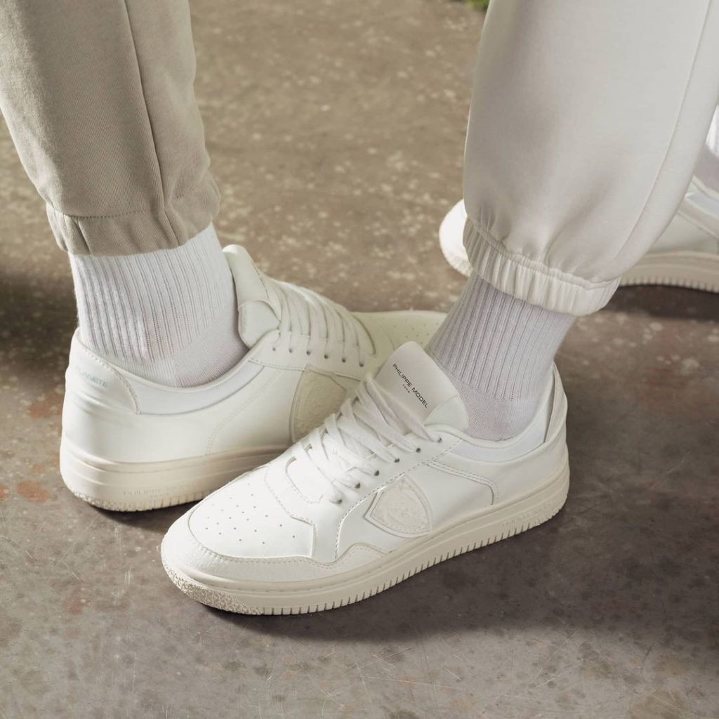 ACBC sneakers made from Bio Skin, a material developed from corn starch | choose environmentally friendly materials: make better fashion choices